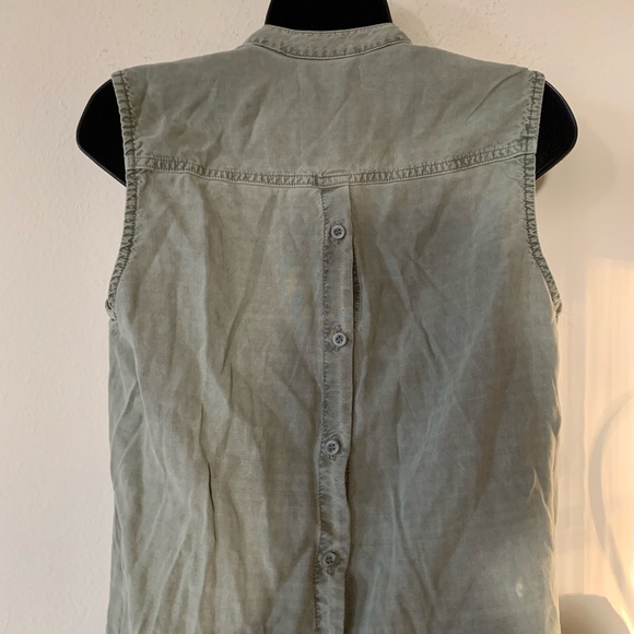 Cloth and Stone Button Back Front Sleeveless Tank - Picture 9 of 13